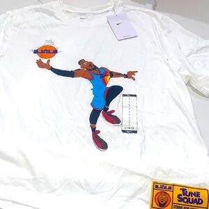 NEW Men’s Nike Dri-Fit Tune Squad‎ White Graphic T-Shirt - L